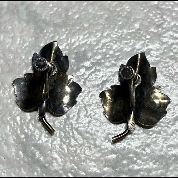 VINTAGE Sterling Leaf earrings - Picture 2 of 2